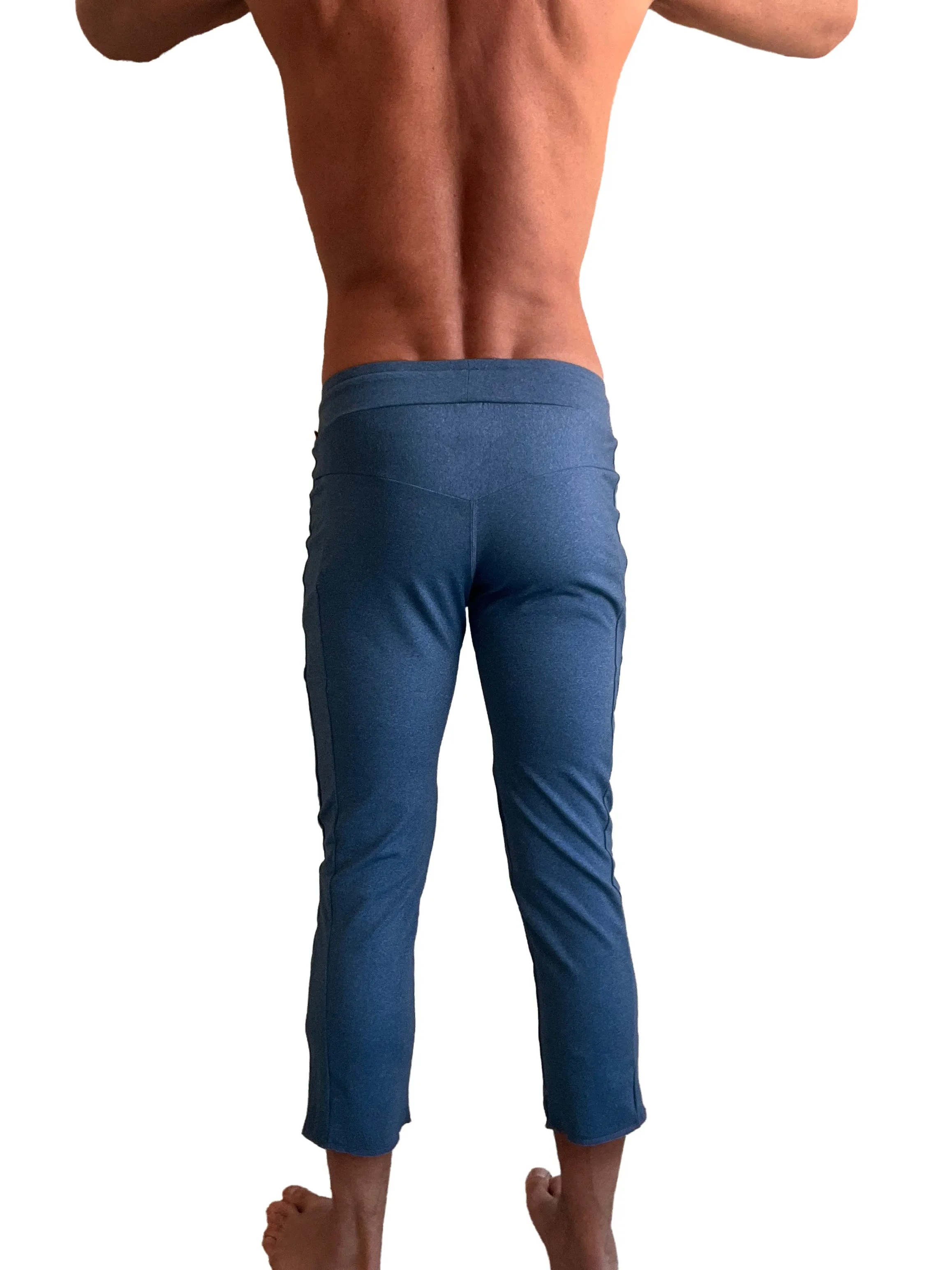 PERFORMANCE Premium Mens 4/5 Zipper Pocket Capri Yoga Pants (Coral Blue Heather)